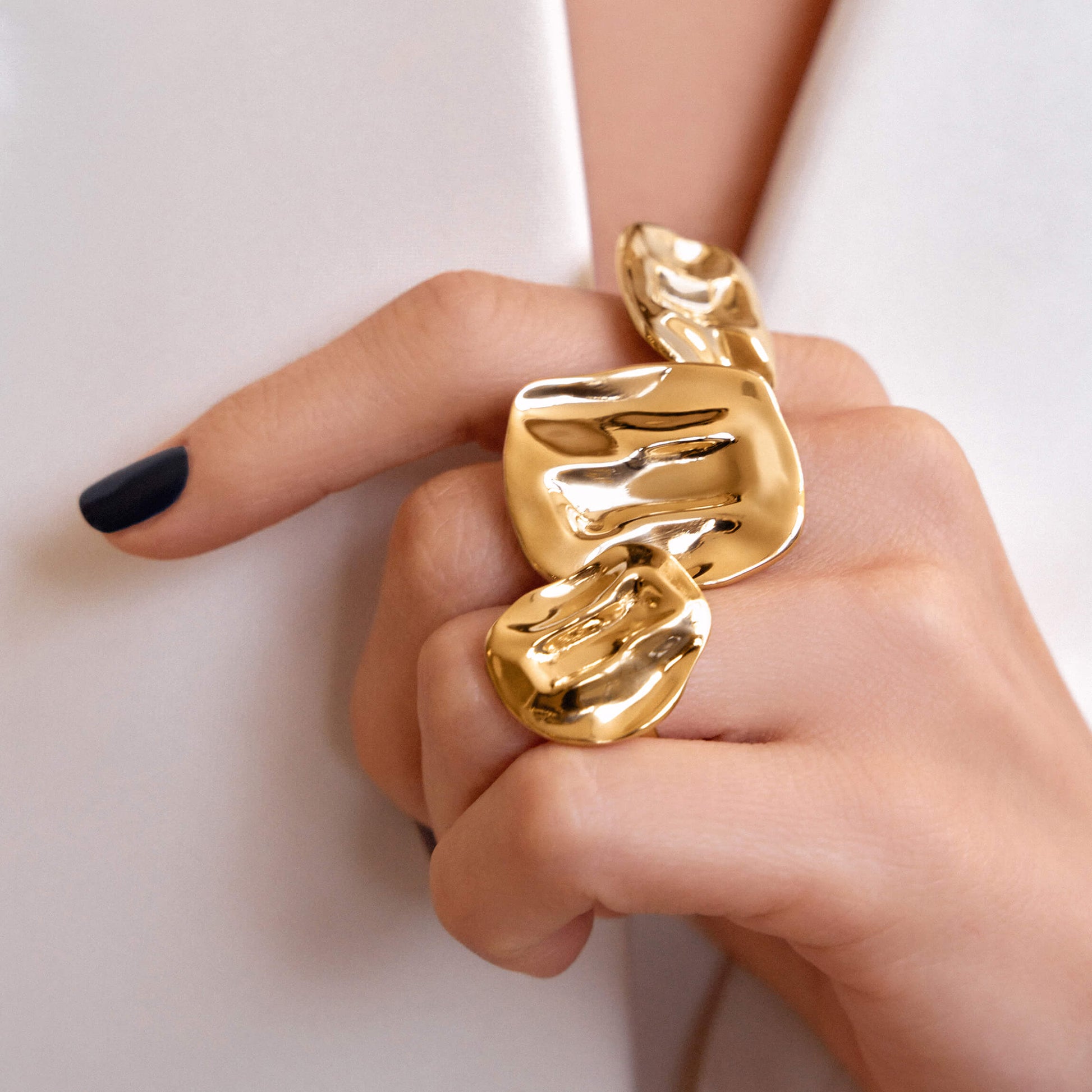The Artist Palette Ring (L) is a Palette Ring -Brass -Makeup- made by Doublemoss Arte